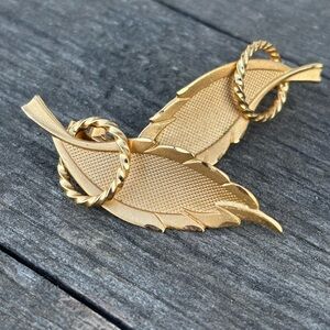 Vintage Hair Barrette Set of 2 Gold Metal Leaf Style Clip Hair Accessory